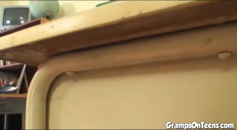 Gramps On Teens: Šukej mě, profesore