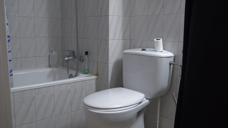 Souzan Halabi: Une turque amateur en hijab laisse son mari excité lui...