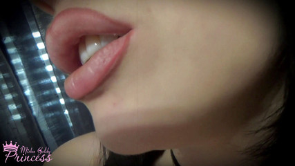 Goddess Misha Goldy: Jsi posedlá mými plnými přírodními rty