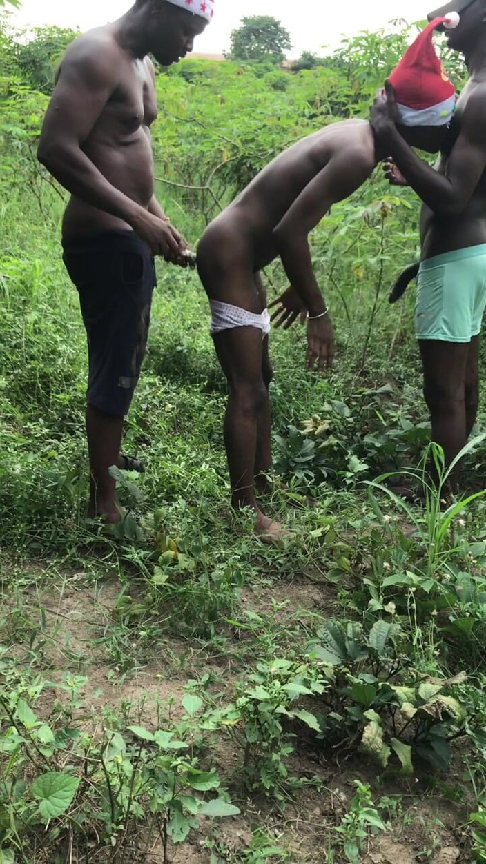 Sexylary: Venkovní vánoční sexuální trojka