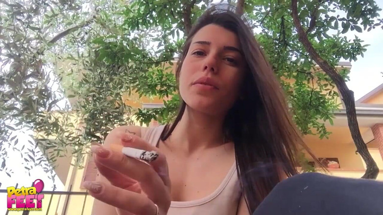 Smokin Fetish: Sa davvero che le piace fumare