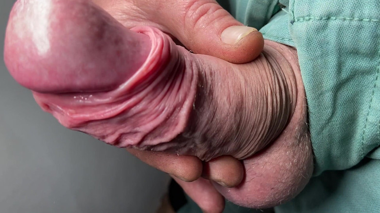 Foreskinguy: चमड़ी क्लोज अप वीर्य शॉट के साथ समाप्त हो रहा है