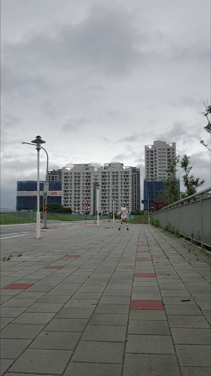 NotAFuta: 공원에서 메이드 노출증