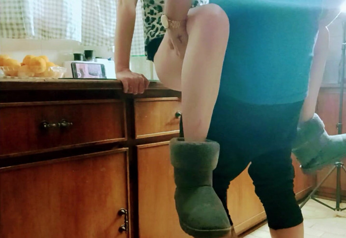 MysticBella: Hotwife likes to fuck my friends