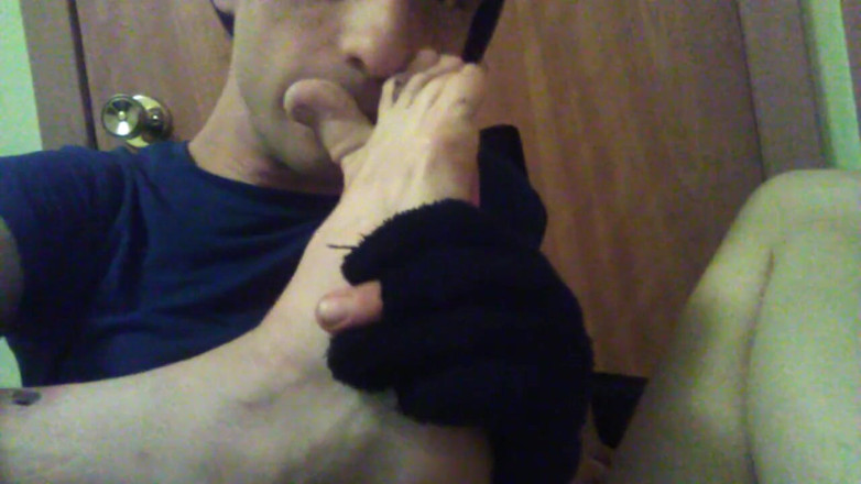 LilTaste: Sniffing and Touching My Dirty Foots and Sock to My...
