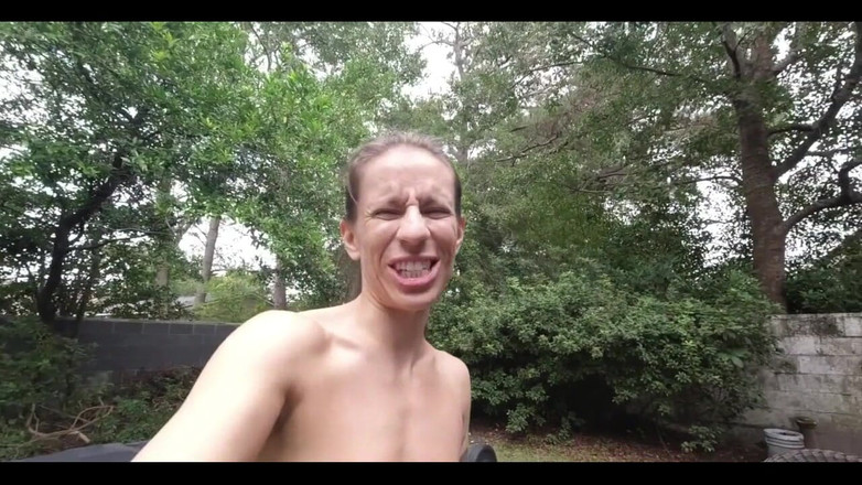 Lora Cross: Lora cross और ciren Verde के साथ नग्न कसरत