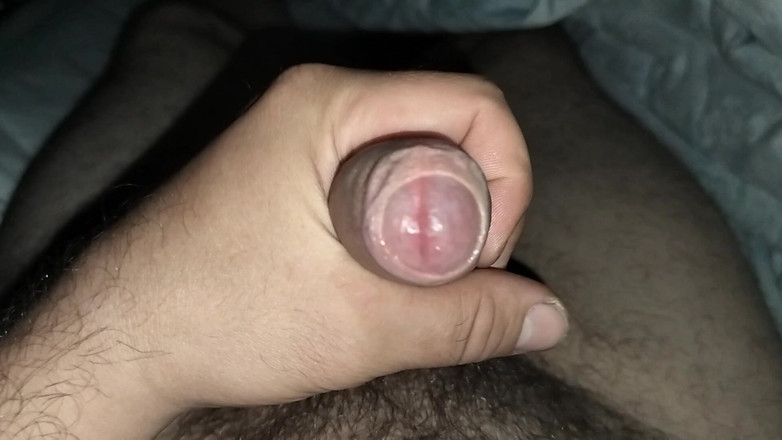 Uhri: Masturbation and Cumshot at the Motel