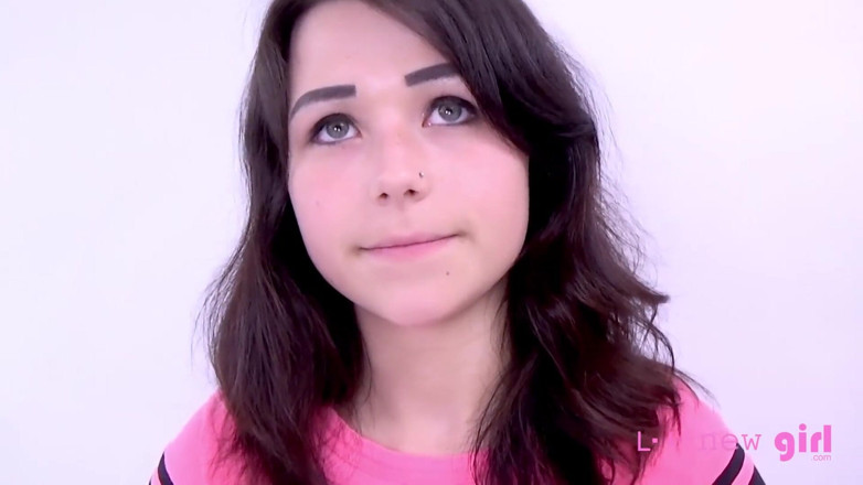 L.A. New Girl: Amatoriale piccola ragazza succhia e scopa un grosso cazzo al...