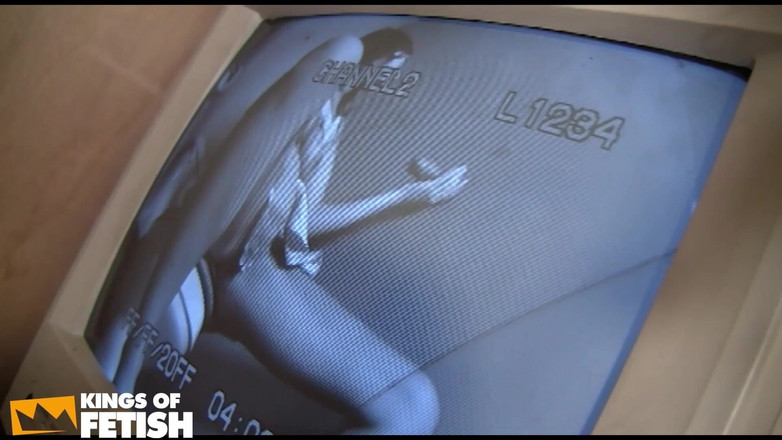 Inter-racial: 문신을 한 백인과 흑누나 창녀들은 핫한 인종 간 섹스에서 후장과 보지를 박살냈습니다.