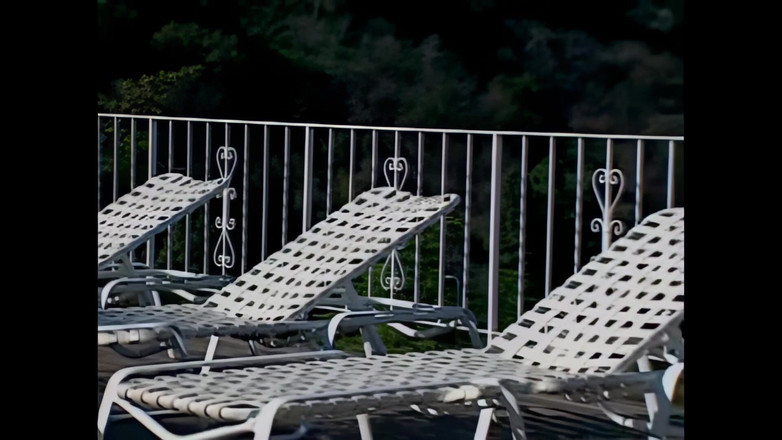 RATATATA!: Gunting musim panas yang panas untuk dua lesbian muda berdada...