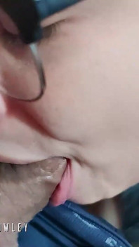 Espontânea cama, foda com os pés, boquete em primeiro plano profundo, Toy Clitóris Buzz, orgasmo missionário duro, cavalgada de vaqueira & gozada facial