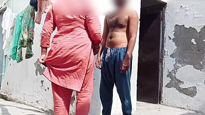 Abida sexy: Busty Desi Indian Bhabhi Sucking Cock and Get Fucked
