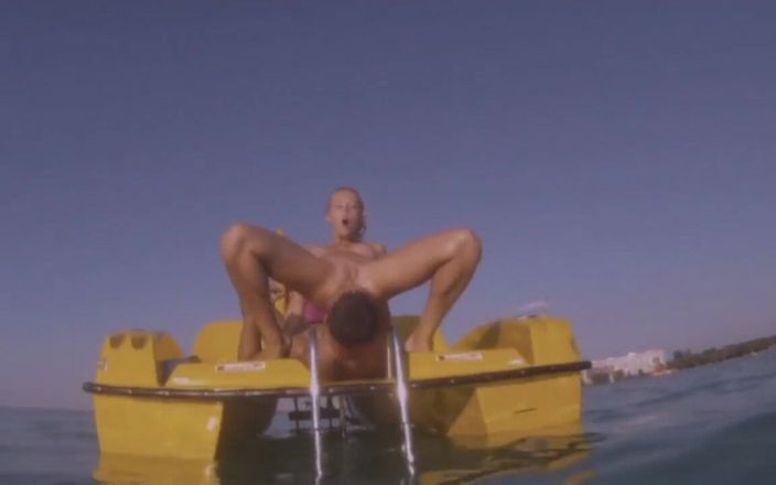 DEUTSCHLAN PORNO XXX: Уличный трахатель 2 - эпизод 1