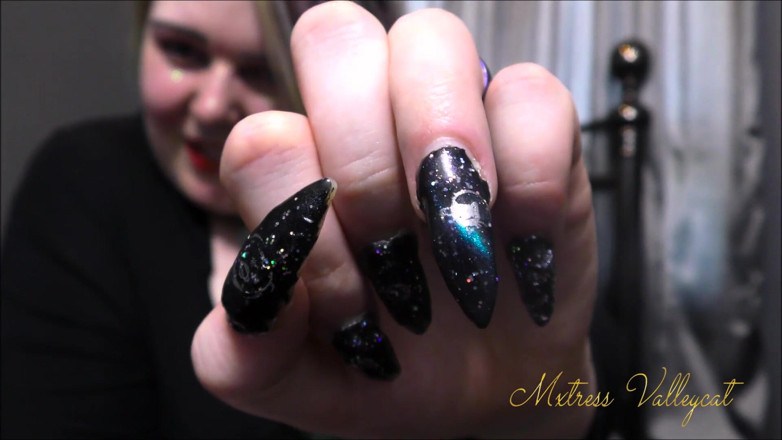 Mxtress Valleycat: Sci-Fi nails tease