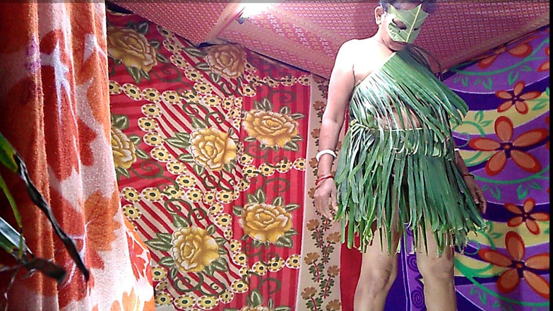 my house: La novia del pueblo quiere llegar a casa y follar...