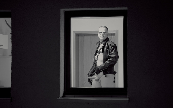 GERMANE_XL: 莱卡皮革大屁股11（两次射精 xl）