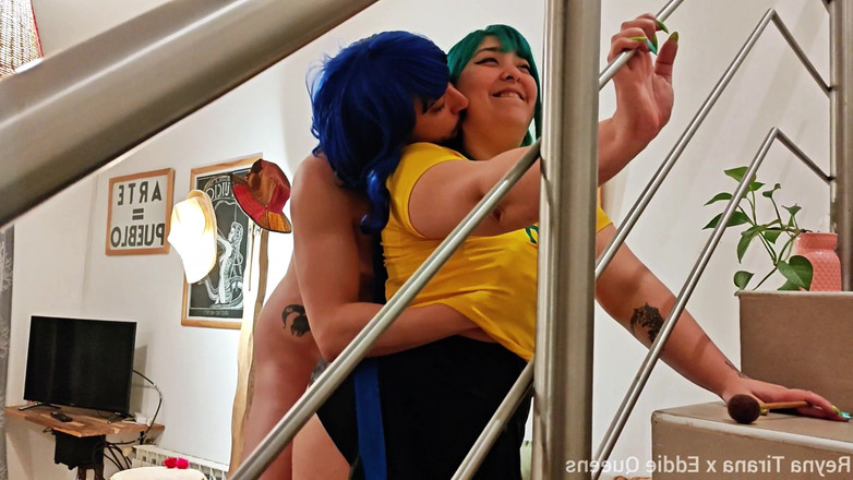 Babyluna939: Бразильська Міку застрягла на сходах, і Кайто дає їй більше, ніж рука, частина 1