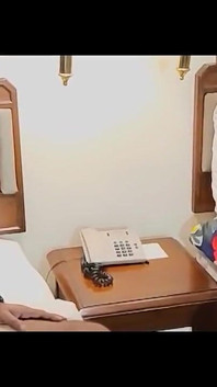Ateşli kız otel odasında sikiliyor Hintli