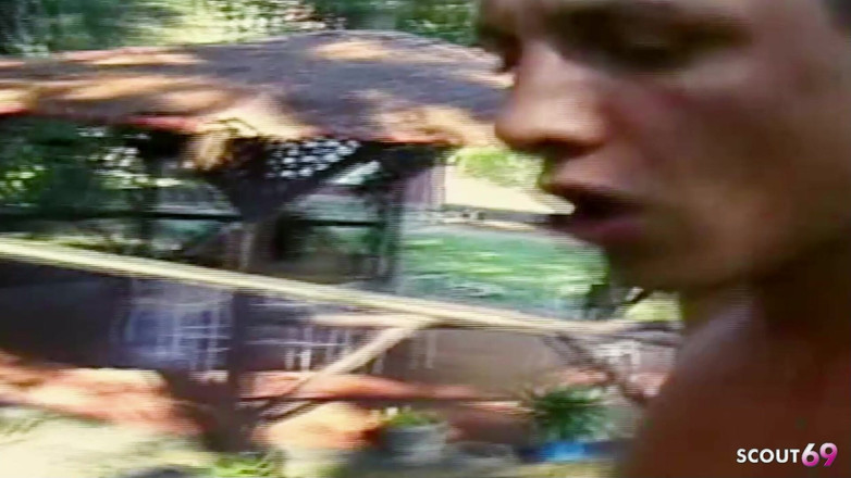 Shemale TS Collection: Tinder Date трахает худенькую блондинку-шмеля с мясистым членом в тугом очке