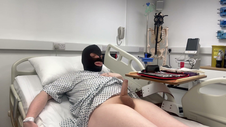 Bigtiddygoth: فحص روزي بالسوند - قياس إحليل المريض الصغير