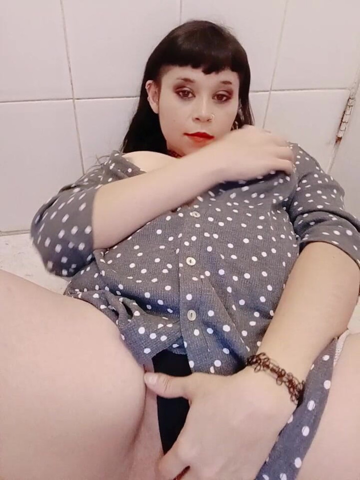 MOLLYCLEMENTINE29: Masturbacion En El Baño