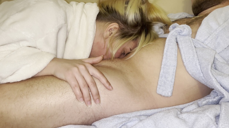 Raxxxbit: Morgen schlampiger blowjob, nass