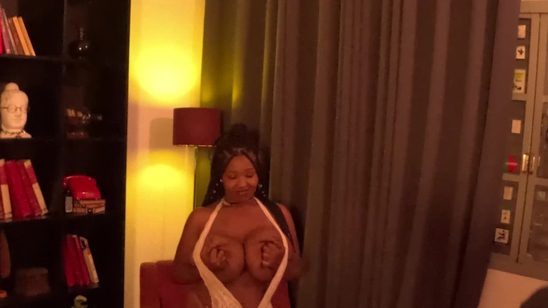 Angel Big B: За Кулисами - Безумное Возбуждение И Мастурбация