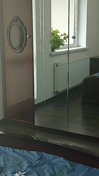 Ich masturbiere auf mir selbst im spiegel und komme