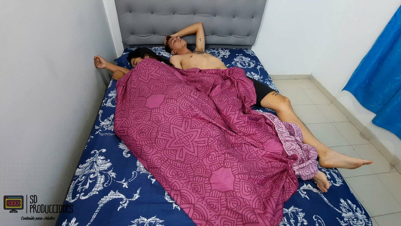 dannita: Er hat mich, während meine stiefschwester hinliegt