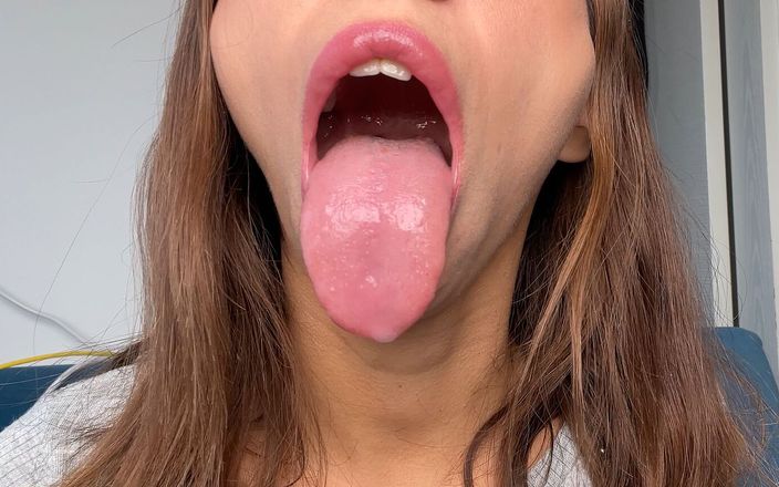 Pantera Nika: I Show My Wet Long Tongue With Saliva
