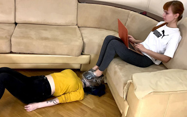 Petite Princesses Femdom: Inspire na puta das minhas meias sujas! Meias cheirando a...