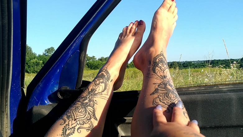 LizAngel: 자연에서 발 페티쉬