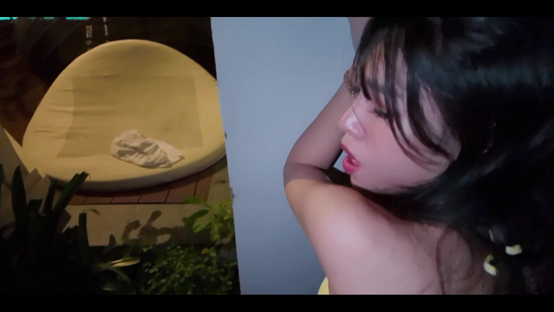 Miuzxc: Отримати справжній трах у ризикованому місці на відкритому повітрі