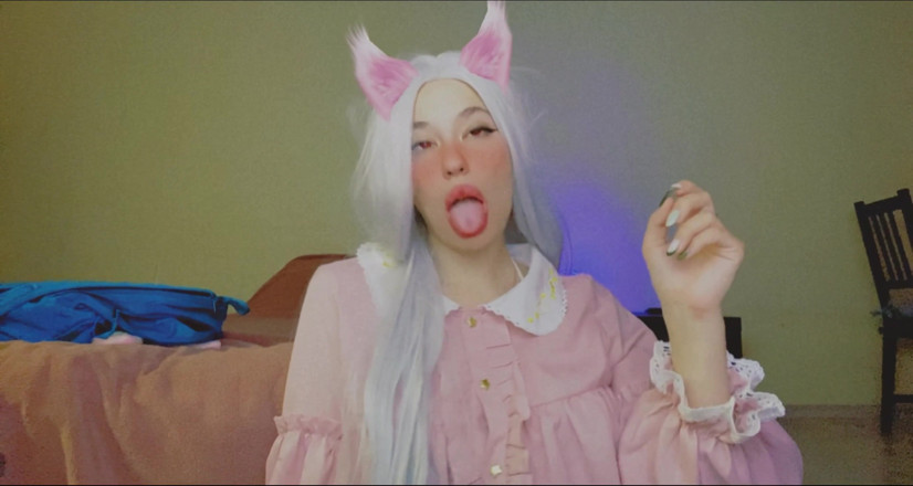 Bambietta Valentain: Hot anime girl sucking her beautiful fingers