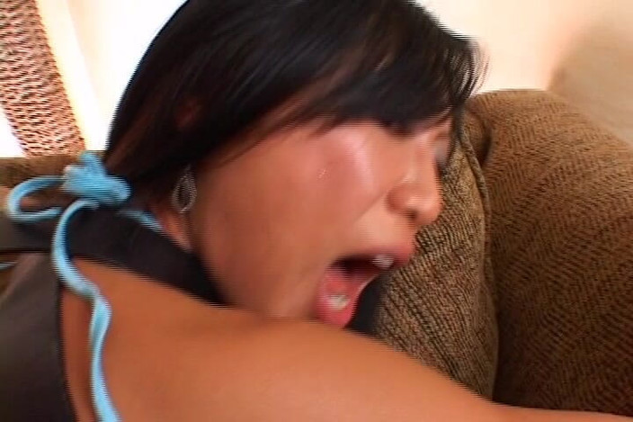 Horny MILFs: 拥有天然身体和巨大屁股的女士在恶毒的性爱后被内射