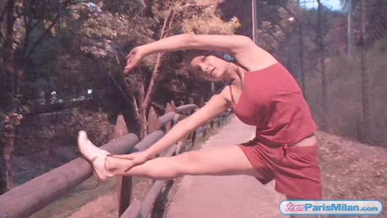 Teen Paris Milan: 巴黎米兰 - 跳鸡巴！