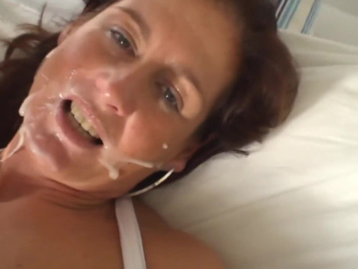 German amateur - 100% German hardcore videos: Hottie milf having fun with thick cock on bed