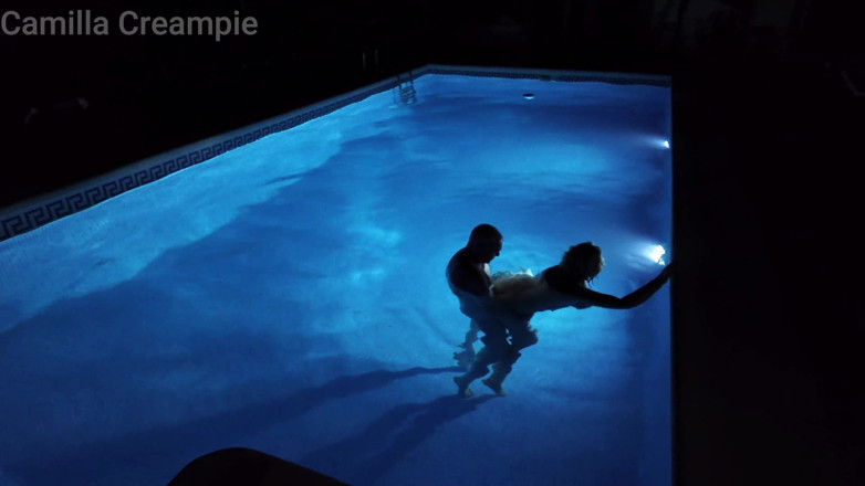 Camilla Creampie: Night Time Fucking and Creampie in the Pool