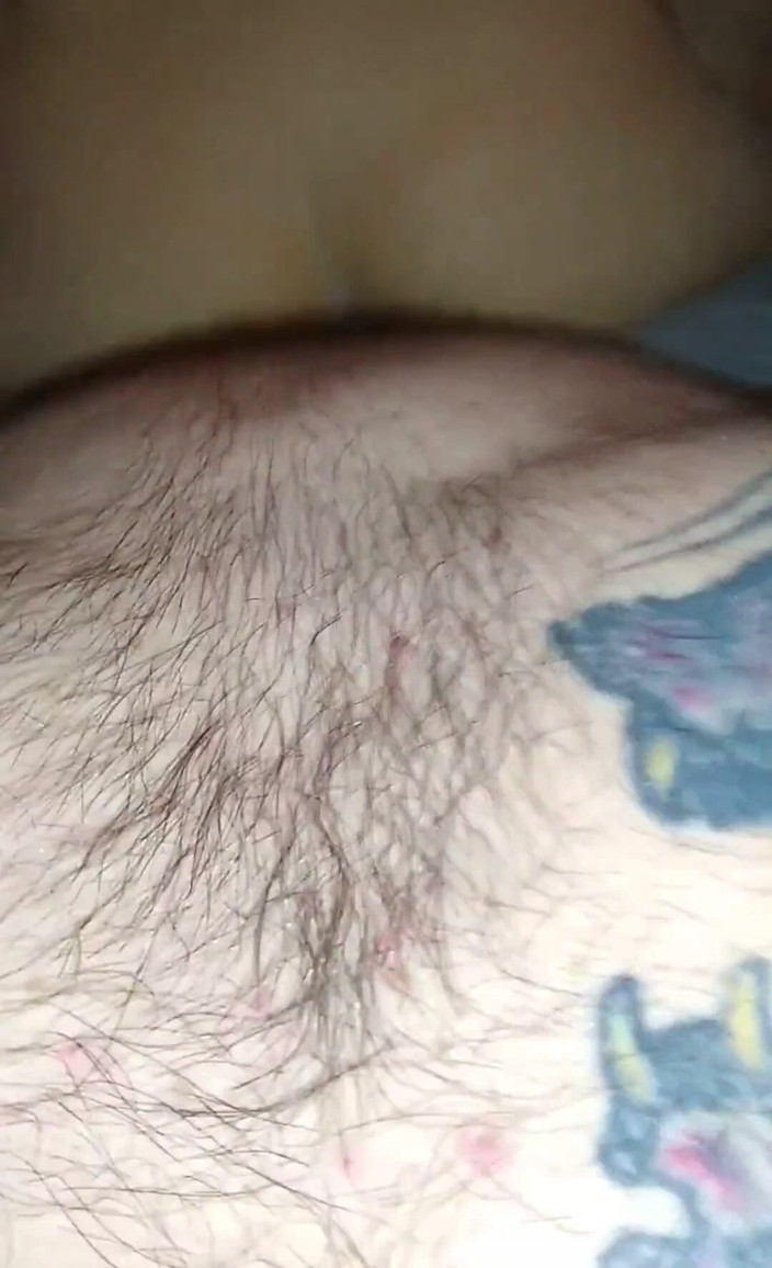 Pussy hound: サイズクイーンは素晴らしいお尻を持ち、巨大なペニスを硬く受け入れます