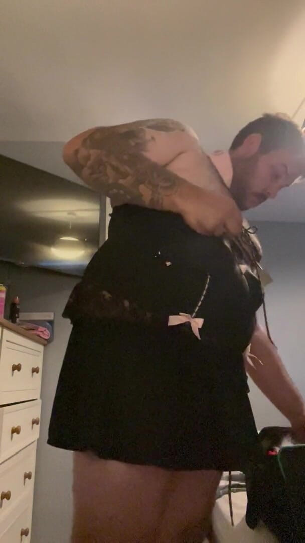 Shaun Cbt: Kuk och boll med Butt Plug och Sissyfication crossdressing nippelklämmor