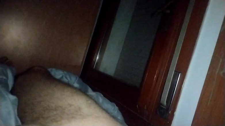 Lo Zborro: Děvka mi saje sperma a nemysli na toho paroháče (italský dialog)