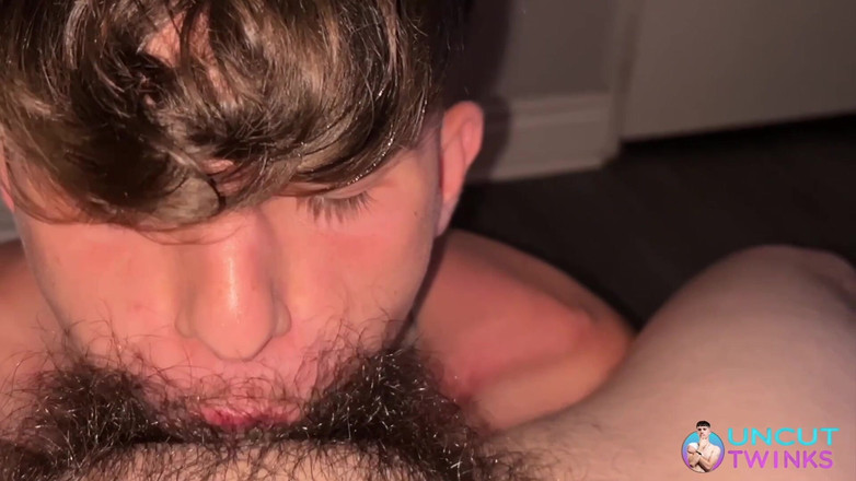 UncutTwinks: Dl Latina-gangster Fickt Weißen, Unbeschnittenen Twink Ohne Gummi