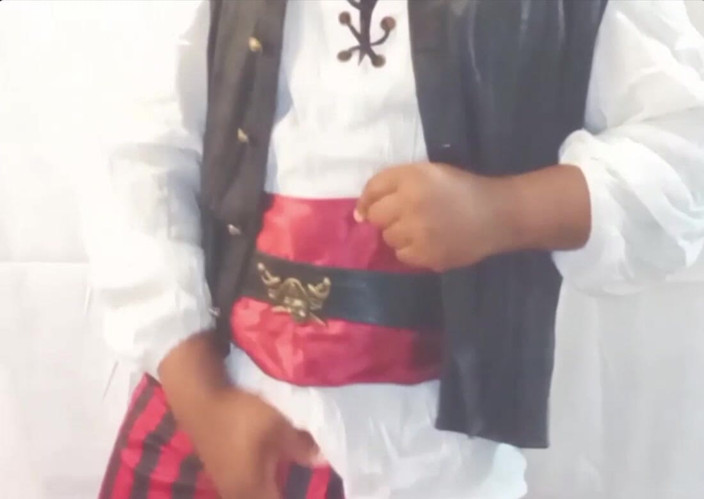 Eddie Venezuela: Pirate Cosplayer Jerks off!