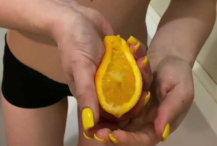 Monnycka: My body like orange juice