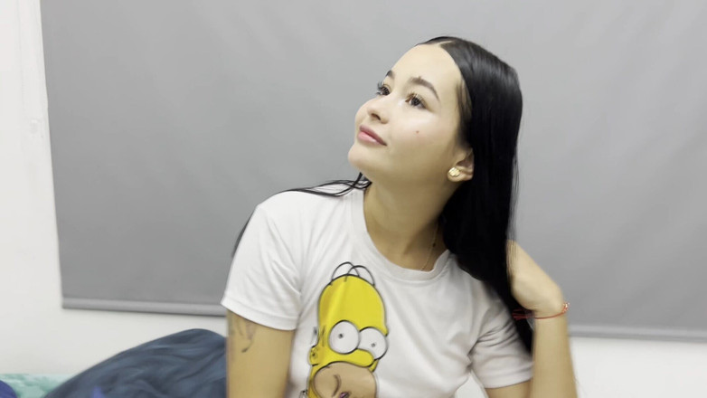 JhonAndSara: Рок, папір або трах, я граю зі своєю маленькою зведеною сестрою, яка закінчується багатим трахом