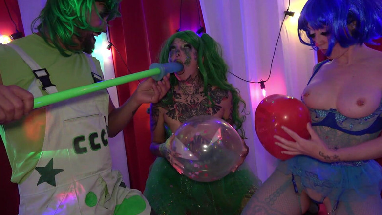 Lily kink: Napalone Clowns Balon Fetysz Grać