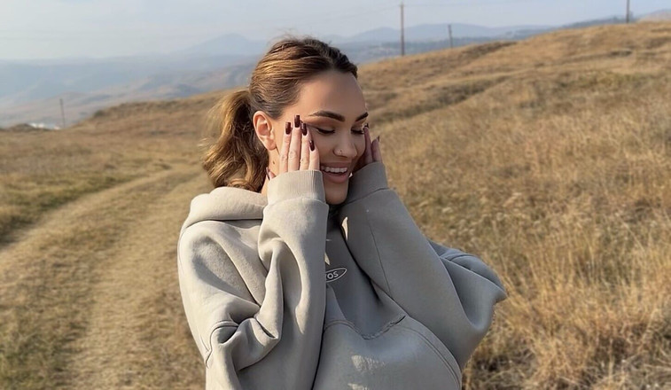 FamilyNews: Sex na prvním rande skončil mrdkou v ústech