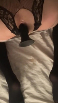 Un vibrator extensibil îmi distruge curul! (Videoclip complet în Chat)