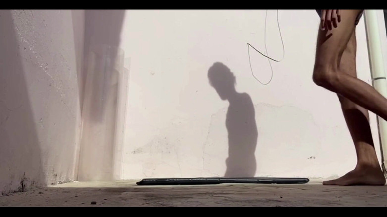 arabeputo: Étirement dans le matin excité.