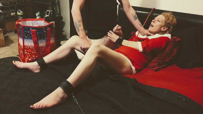 Richelle Rose: Weihnachtsmilf Gefickt Und Für Die Feiertage Imprägniert